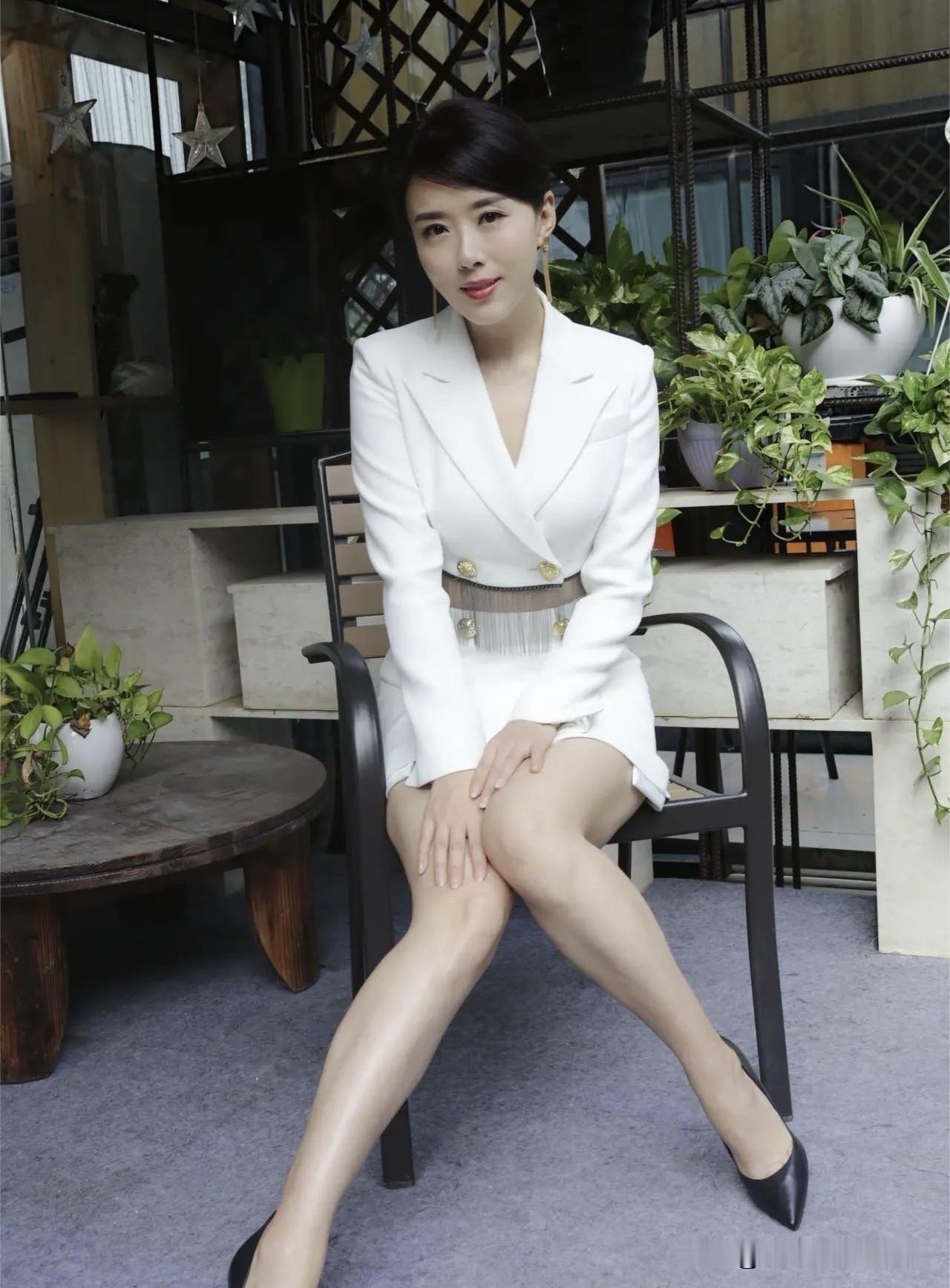 毕业于北京电影学院表演系的这位美女演员实在是太好看了，脸上虽然有岁月痕迹，依然光