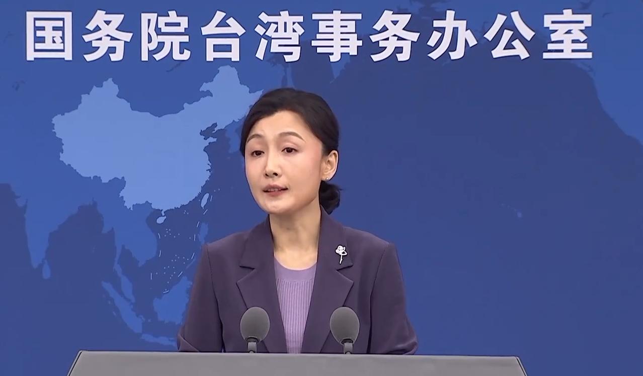 在台湾，说一句“我是中国人”，竟然成了需要勇气的事？
 
郑丽文表示“我是中国人