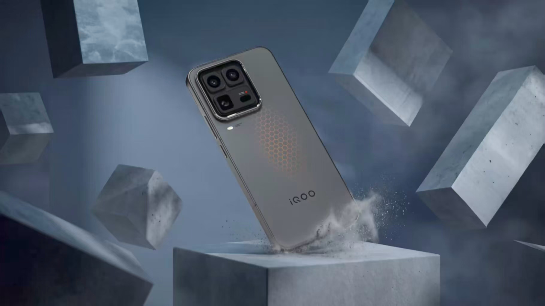 给iQOO 15 Ultra「2077」拍了图赏把其中几张给转成了Live 动图