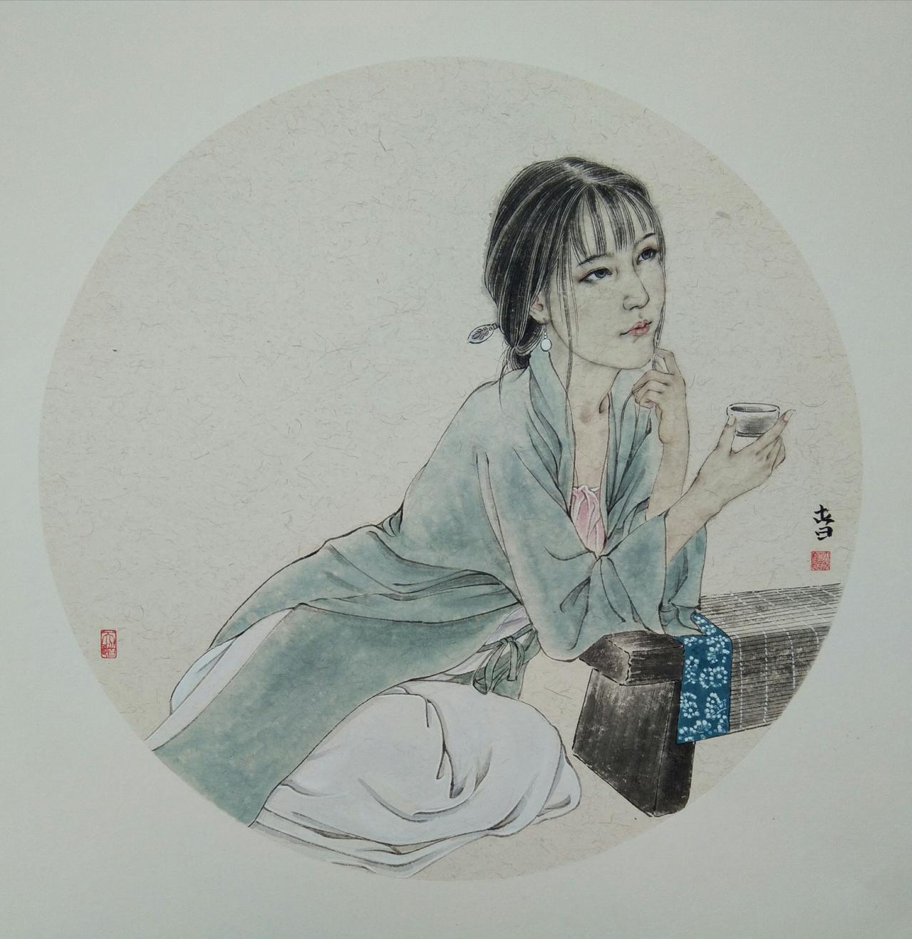 上联：春茶一杯生朝气
下联：[玫瑰]

网络图片/诚谢侵删