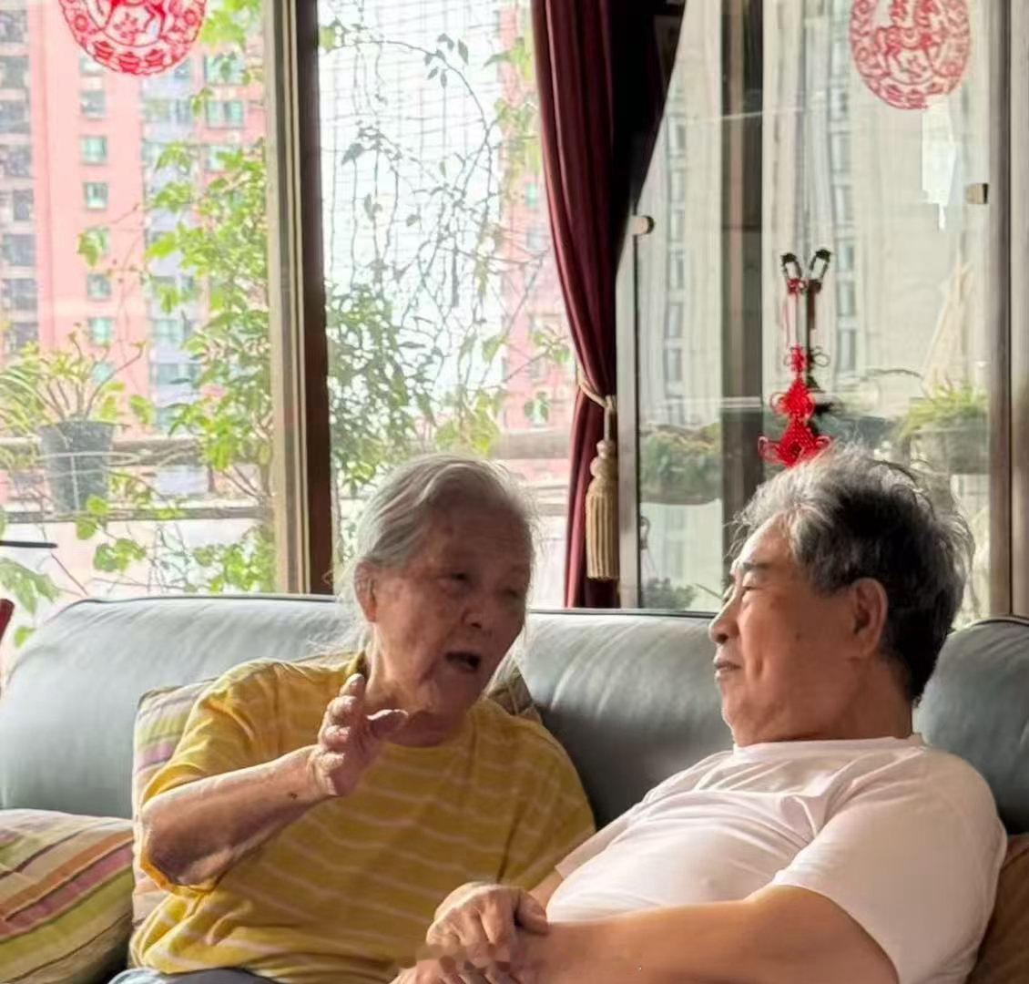 电影艺术家张良、王静珠老师在研討《给阿嬤的情書》為什麼會成功？（王静珠阿姨发来的