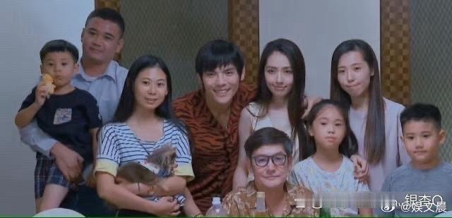 郭碧婷这基因太能打了！直接拉高了全家颜值水准，妥妥的基因改良天花板～ 