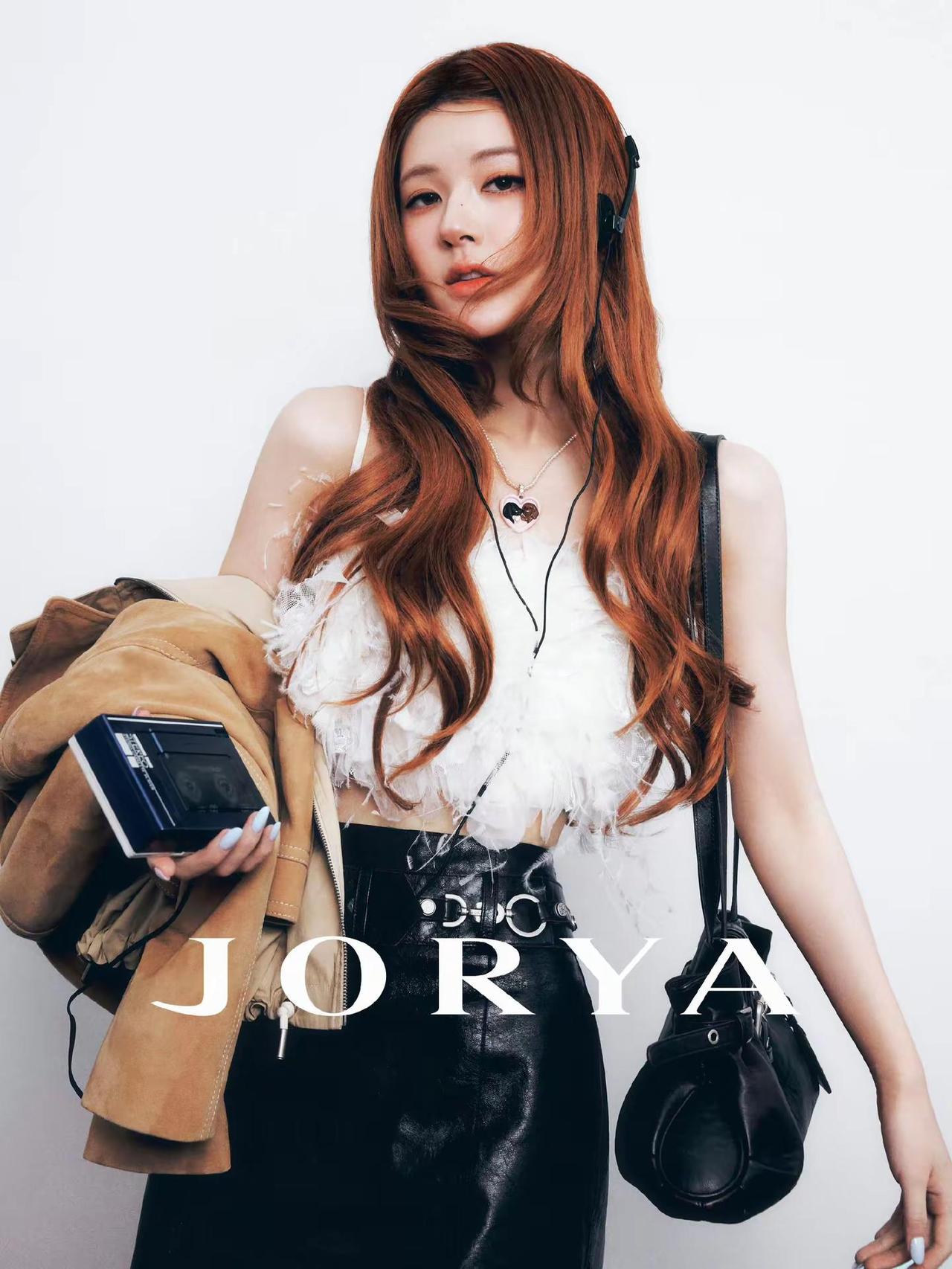 摇滚小露登场！卓雅新画报表现力太棒！赵露思 时尚大片 御姐 摄影