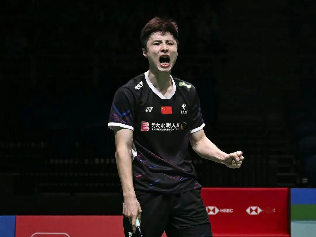 #2024亚锦赛# 石宇奇21-19，21-15战胜拉克什亚，顺利晋级2024亚