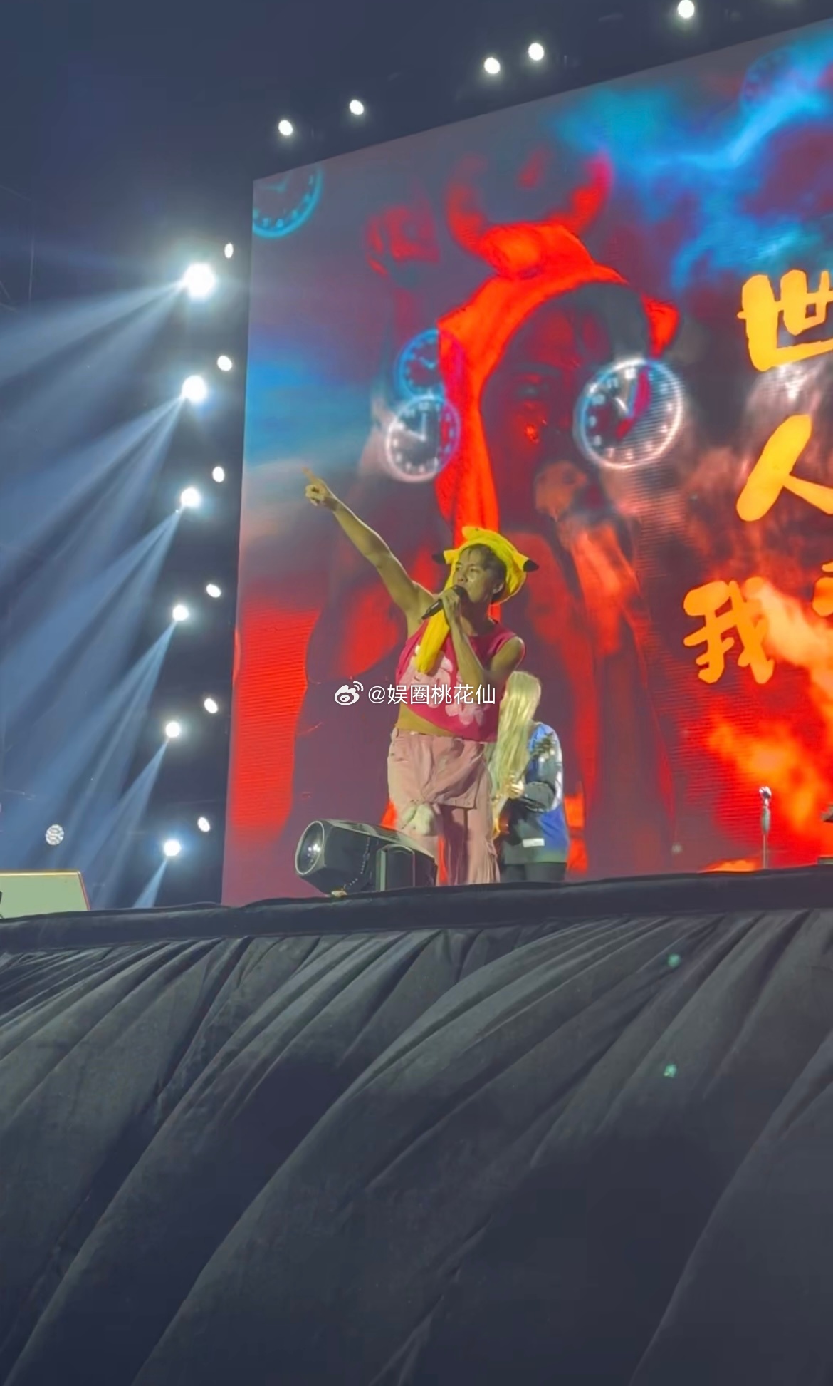 #吴克群音乐节有氧代表#  看着这样的吴克群，我感觉他总是能够给大家带来不一样的