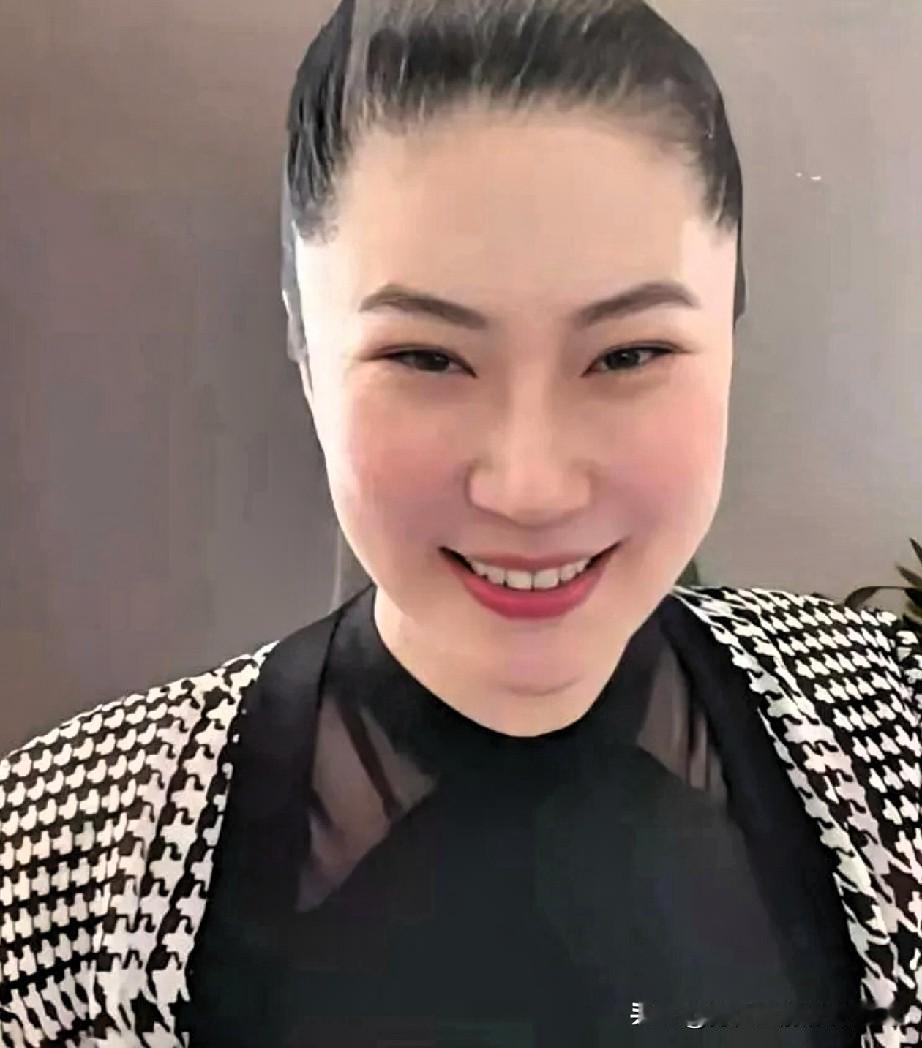 Coco大王，回忆往事，说当年和谢贤是2005年认识的，两人相恋了12年，感情一