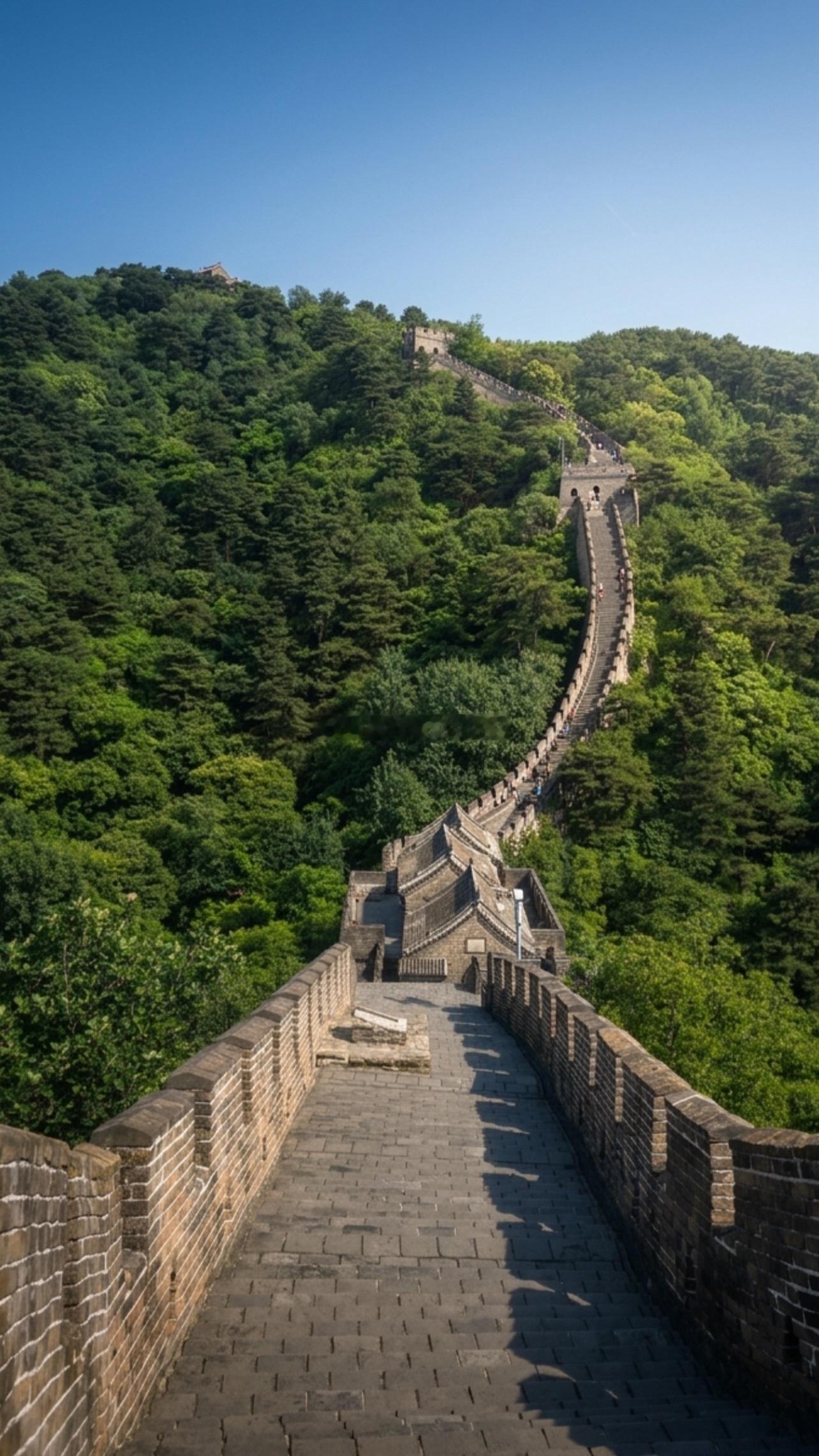话说河南队的教练还真是多才多艺呀，他镜头下的北京长城和故宫已经达到可以出片的程度