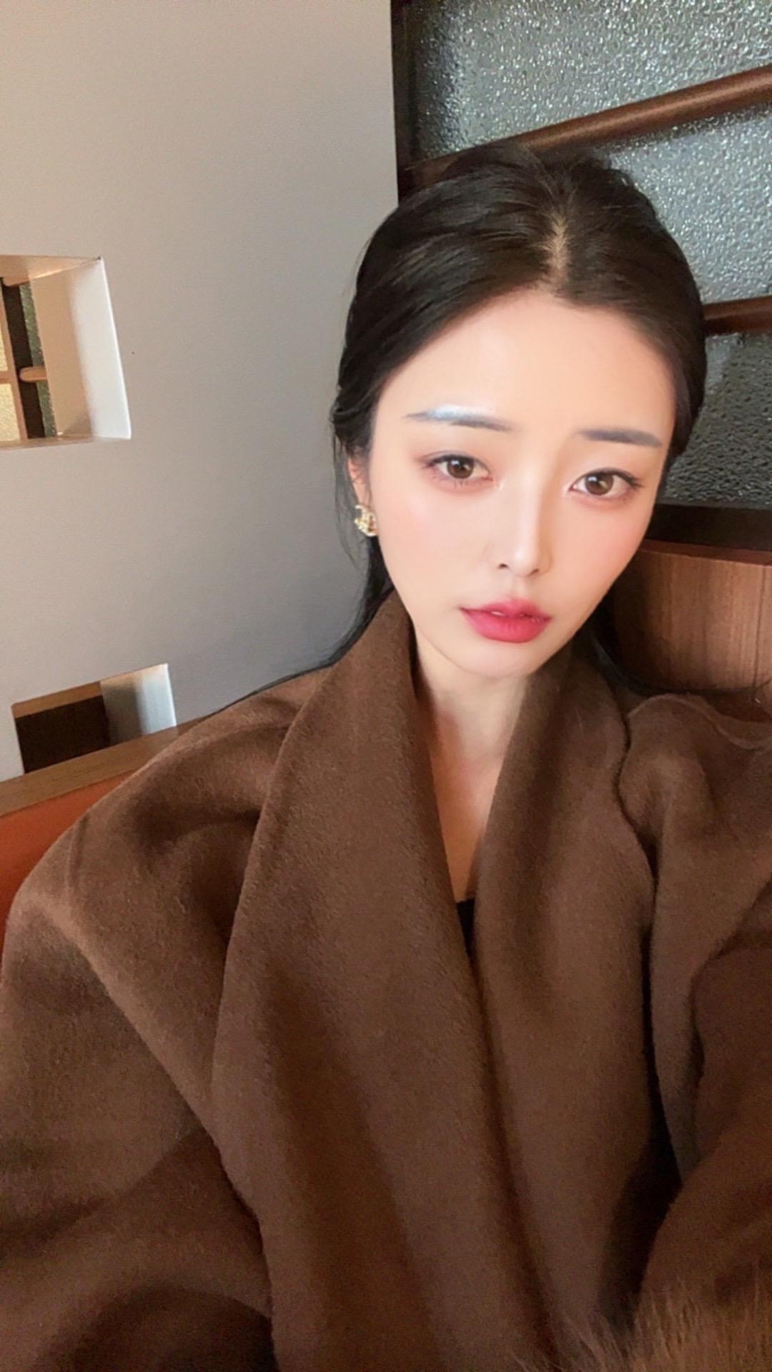 当我发现我不舍之人  对我没有半点心疼  于是我终于释怀了