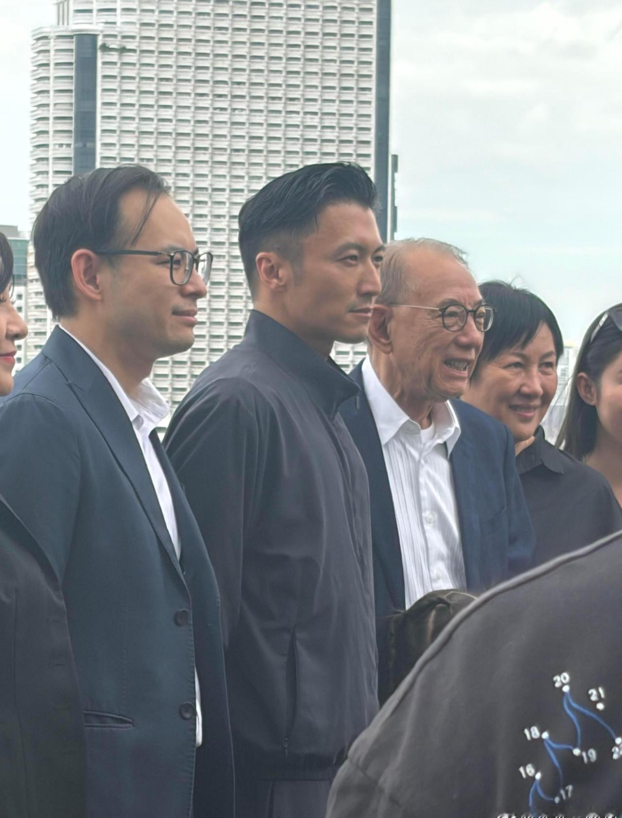 泰国偶遇谢霆锋，一身正气！
