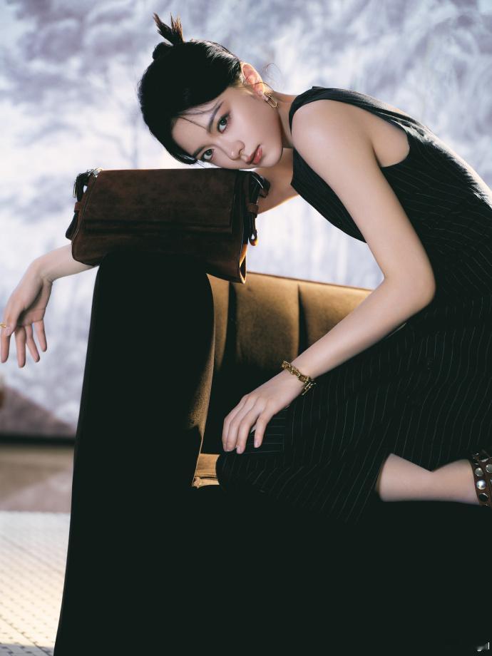 赵今麦[超话] 麦麦好女王 ​​​