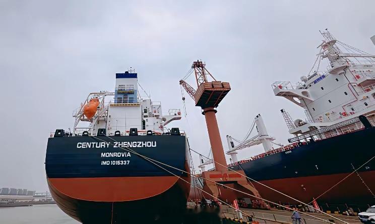 180万桶原油，中国人真金白银买的货，半小时内就被美军特种部队连船带油“顺”走了