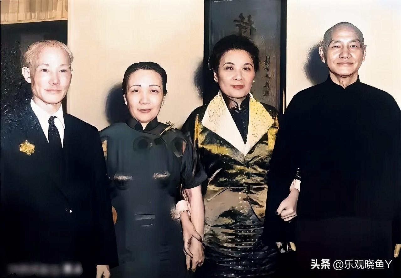 上世纪六十年代，台湾，陈诚夫妇与蒋中正、宋美龄的合影老照片，这并非演戏，也不是电