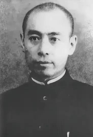 周总理：“今天的现实是不够美满的，但是美满的现实需要我们大家共同去创造。”