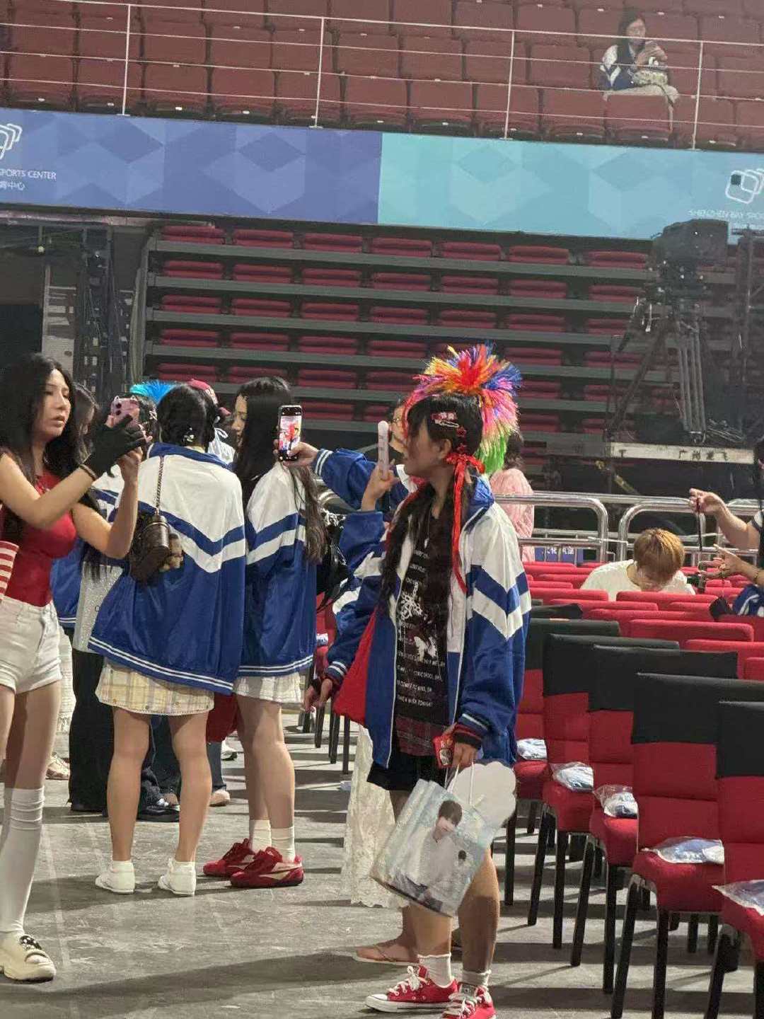 COS 成青春里的自己见徐良 全场校服集结！没有作业烦恼，只有歌声和青春快乐相拥