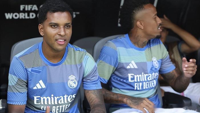 皇马亿元巨星惨遭阿隆索冷落，出场时间排全队第17，还不离队更待何时
巴西超级神锋