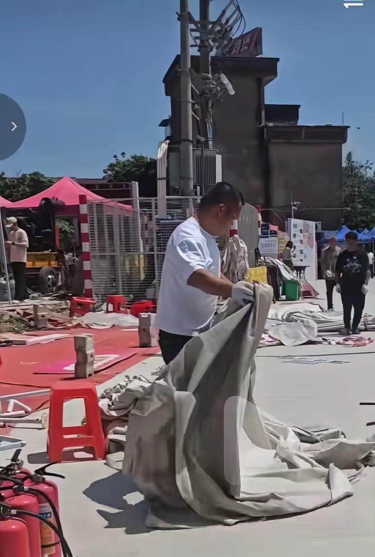 五一特意驱车来吃莫氏鸡煲，一看现场和之前网上说的感觉不一样，没有那么多人排队没有