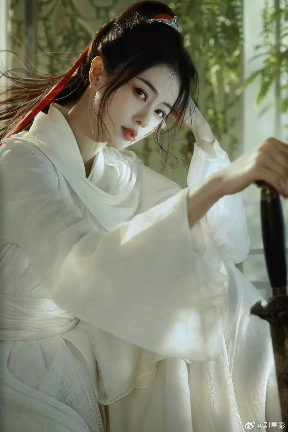 白鹿战损照清醒又狠绝  天哪，唐宫的售后真的是太绝了吧，不得不说白鹿战损照清醒又