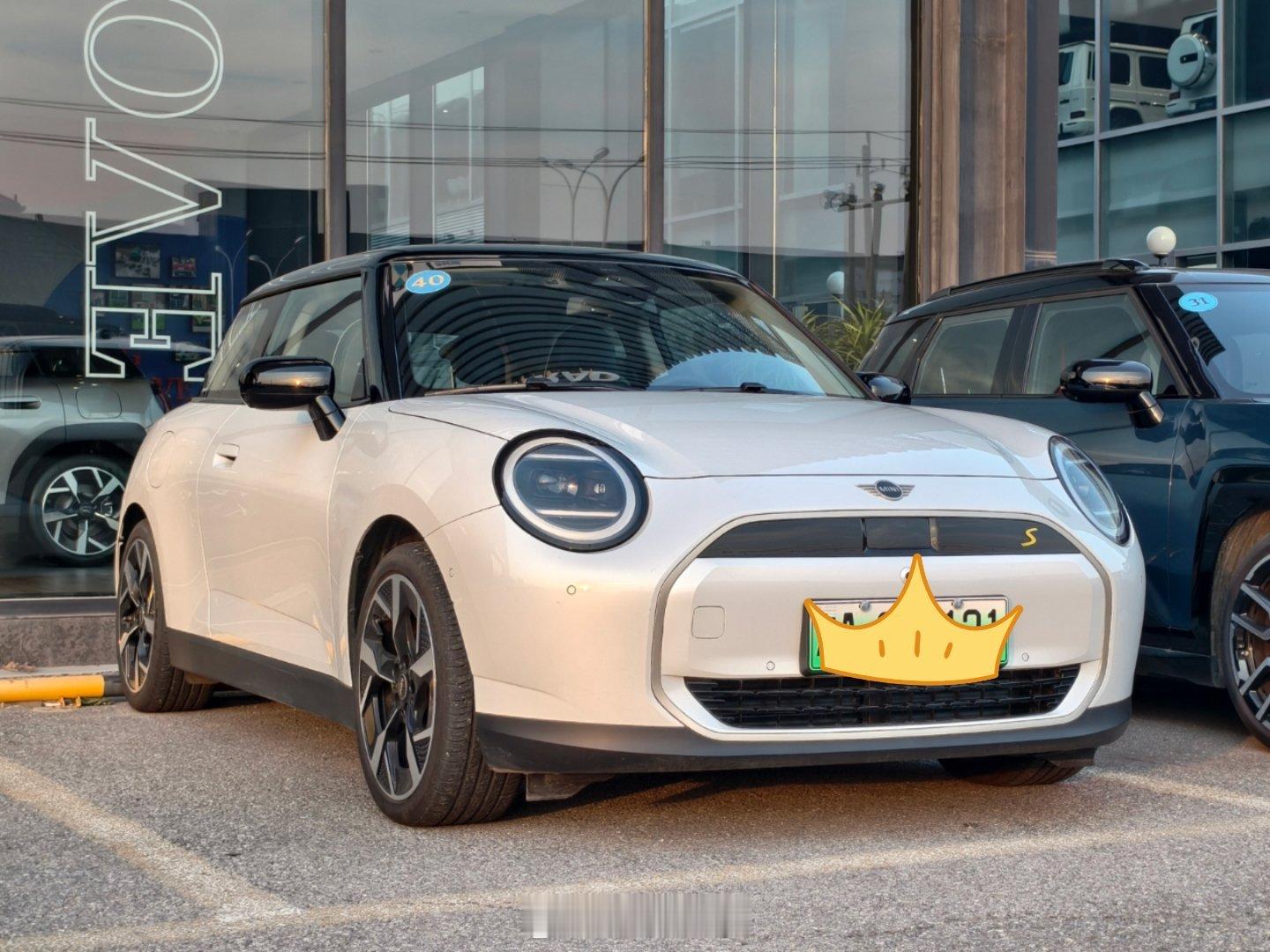 春节这段时间，开我的大白全新电动MINI Cooper。可可爱爱的设计，带来了不