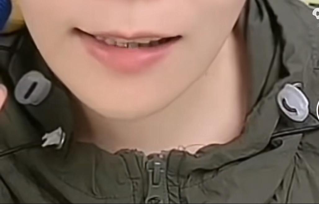 李律二审“开战”！
三石清晨高歌引懵圈，网友：这是唱的哪出？

家人们快看懵了！