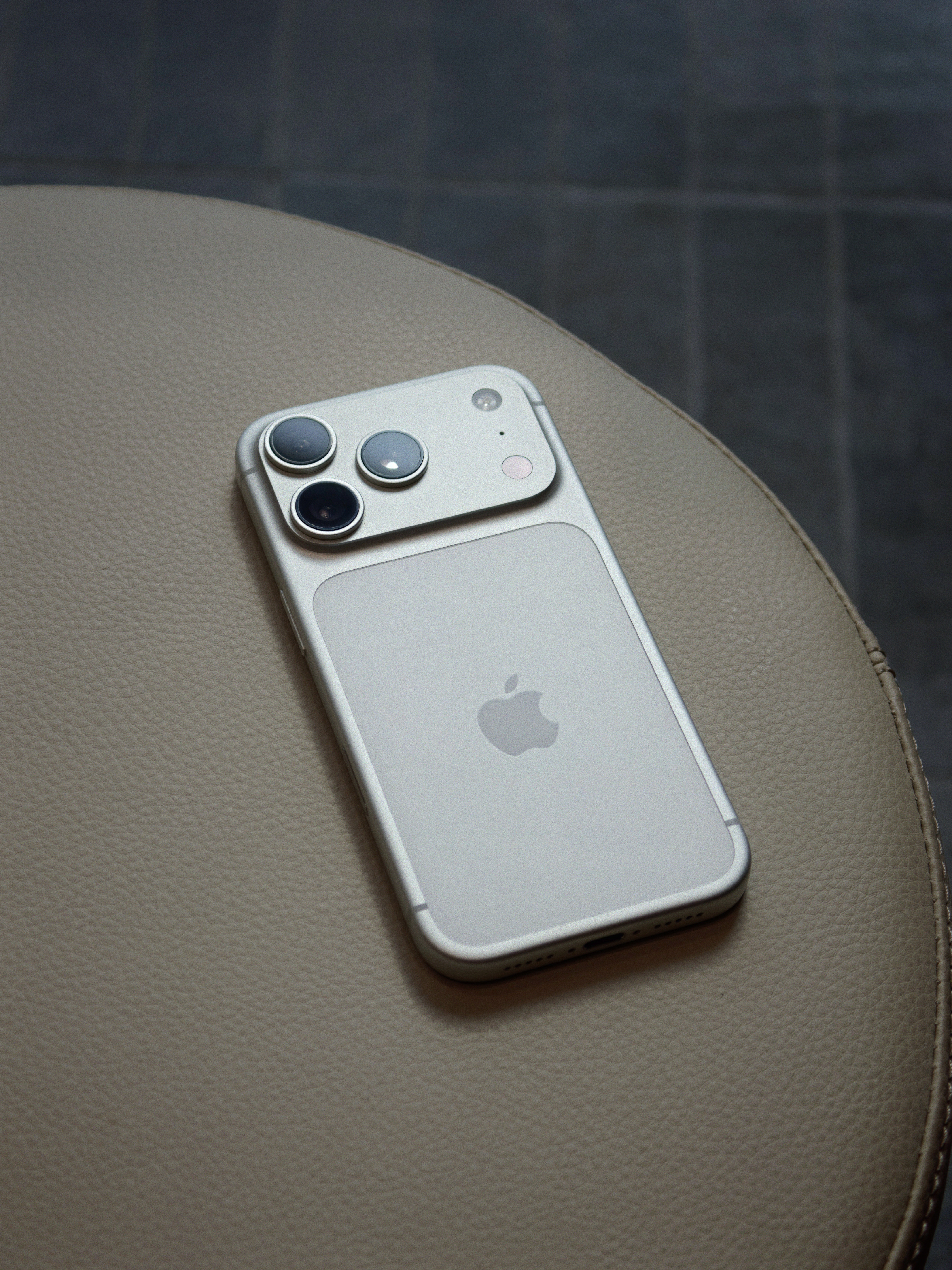 当初iPhone 17 Pro刚上市的时候大家都在说它丑。现在大家还这么认为吗？