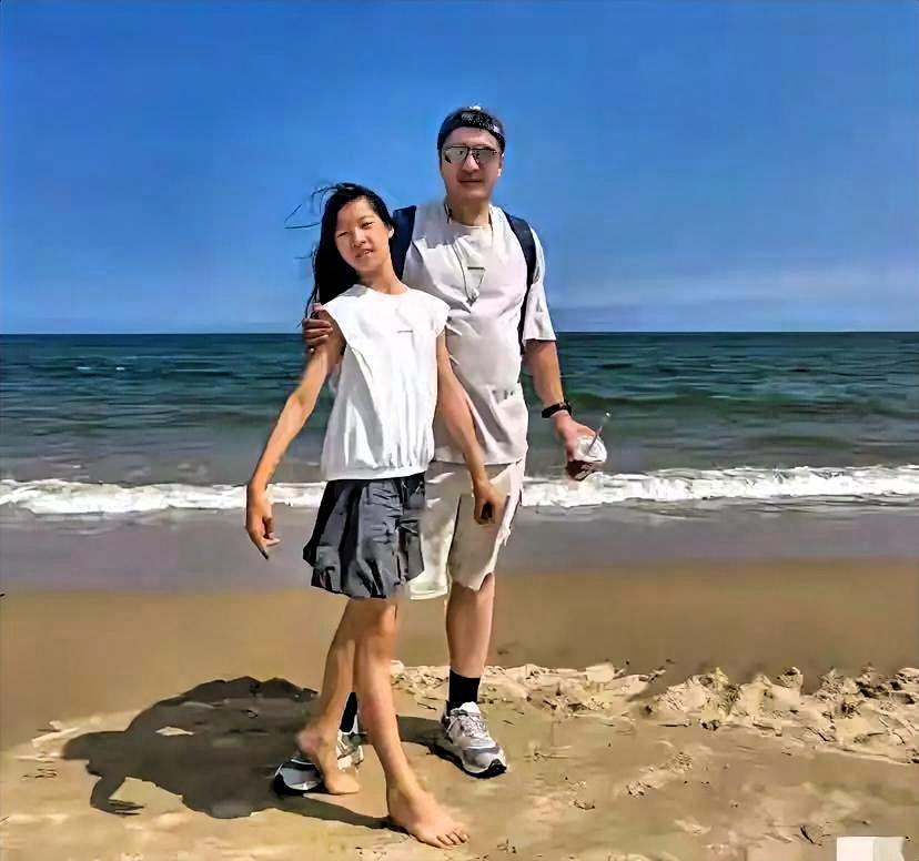 张雪峰这事，真是越扒越觉得可惜。

了解完他之后我才发现，这人简直就是“完美角色