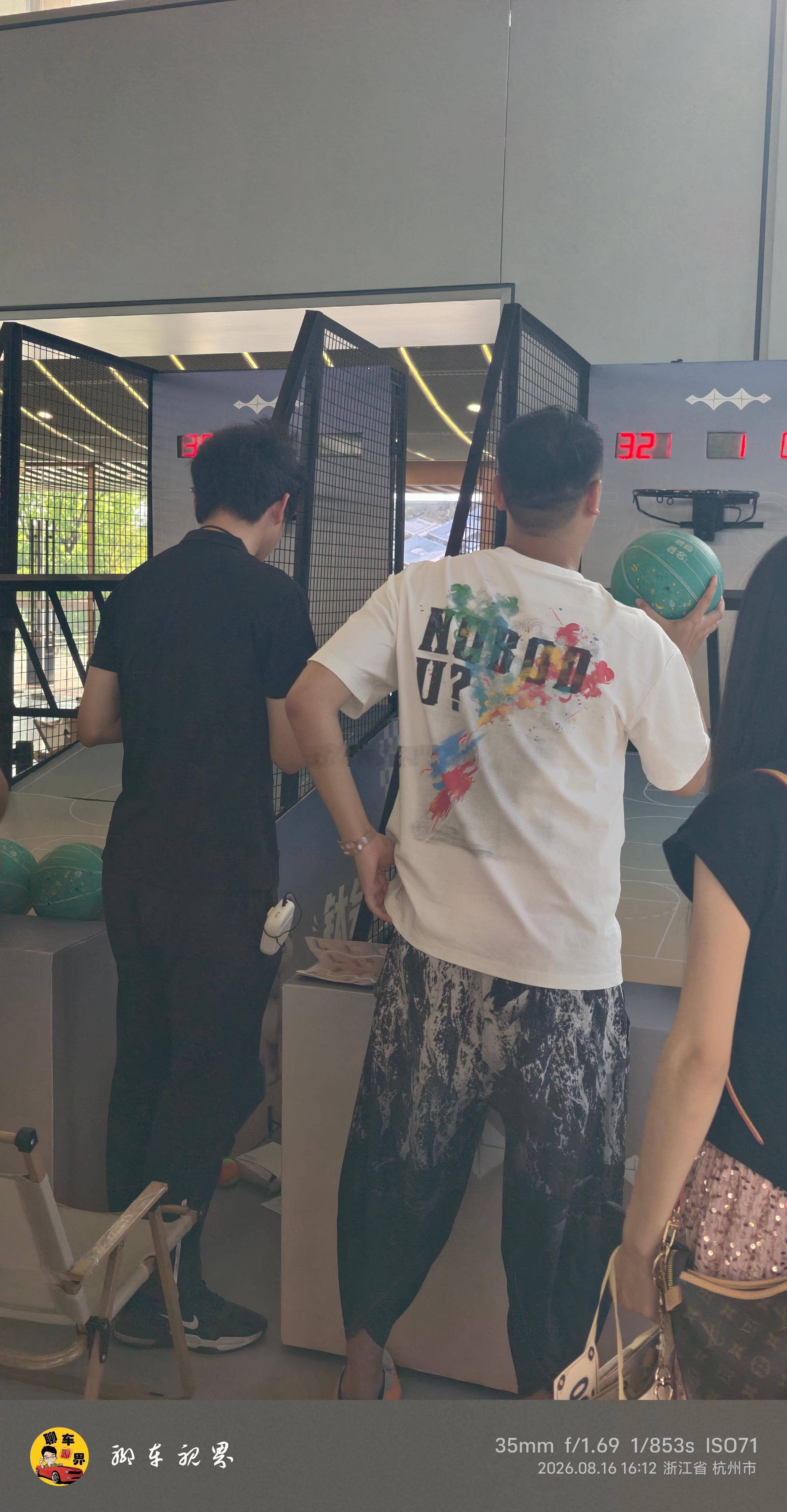 同频方同行方程豹3周年生日快乐好人有好豹﻿ 方程豹三周年生日快乐，现场活动也太好