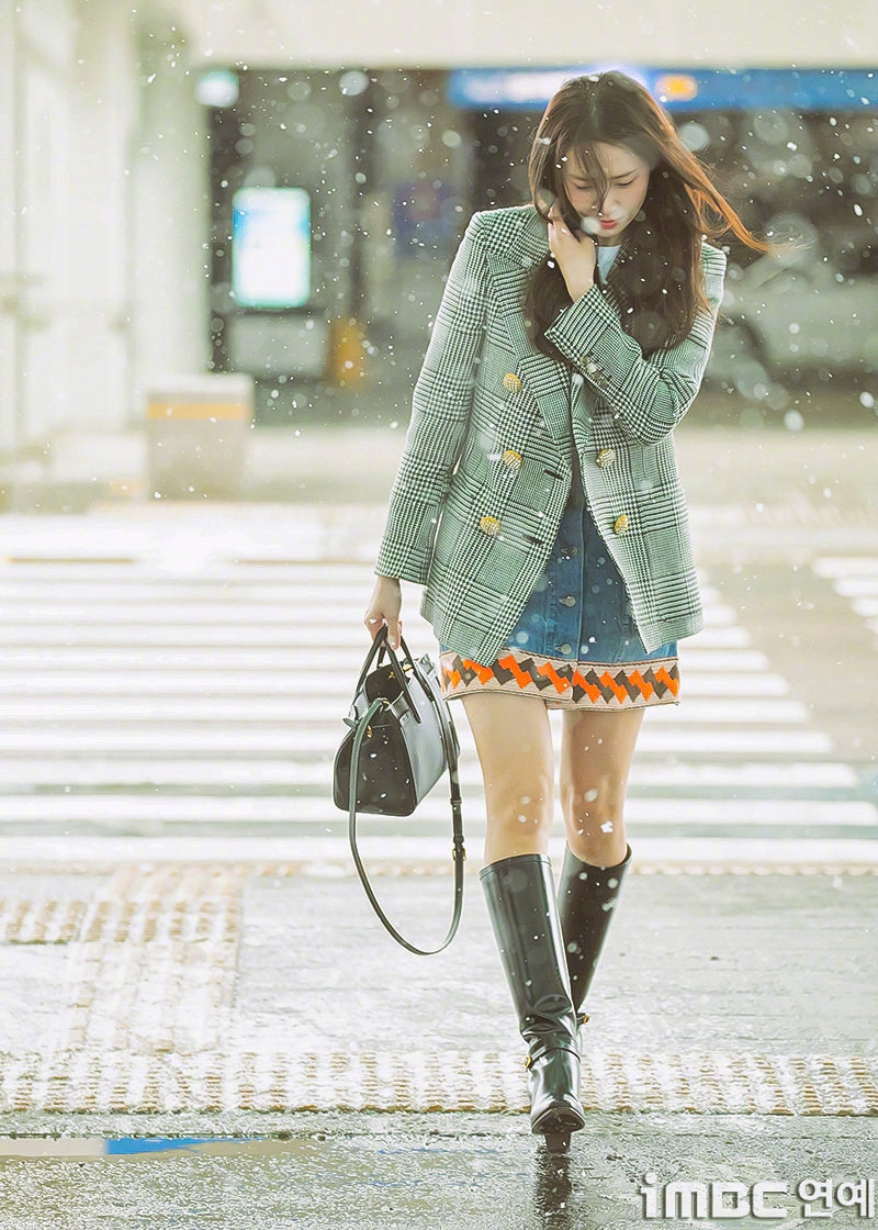 女神明天是不是又要在机场拍韩剧呀