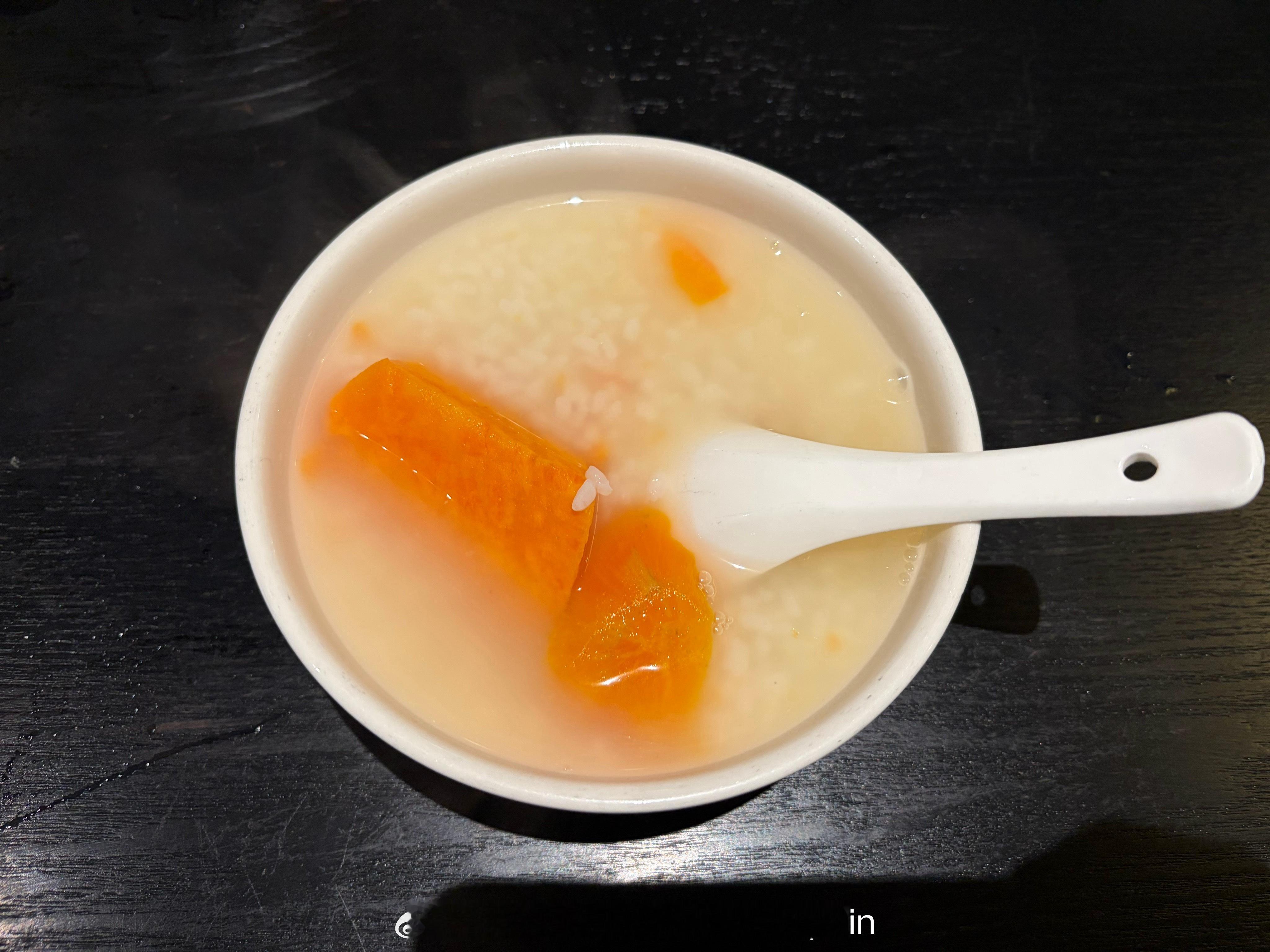拍了一天，又是下雨又是跑山整碗红薯粥糊口一下马萨一口