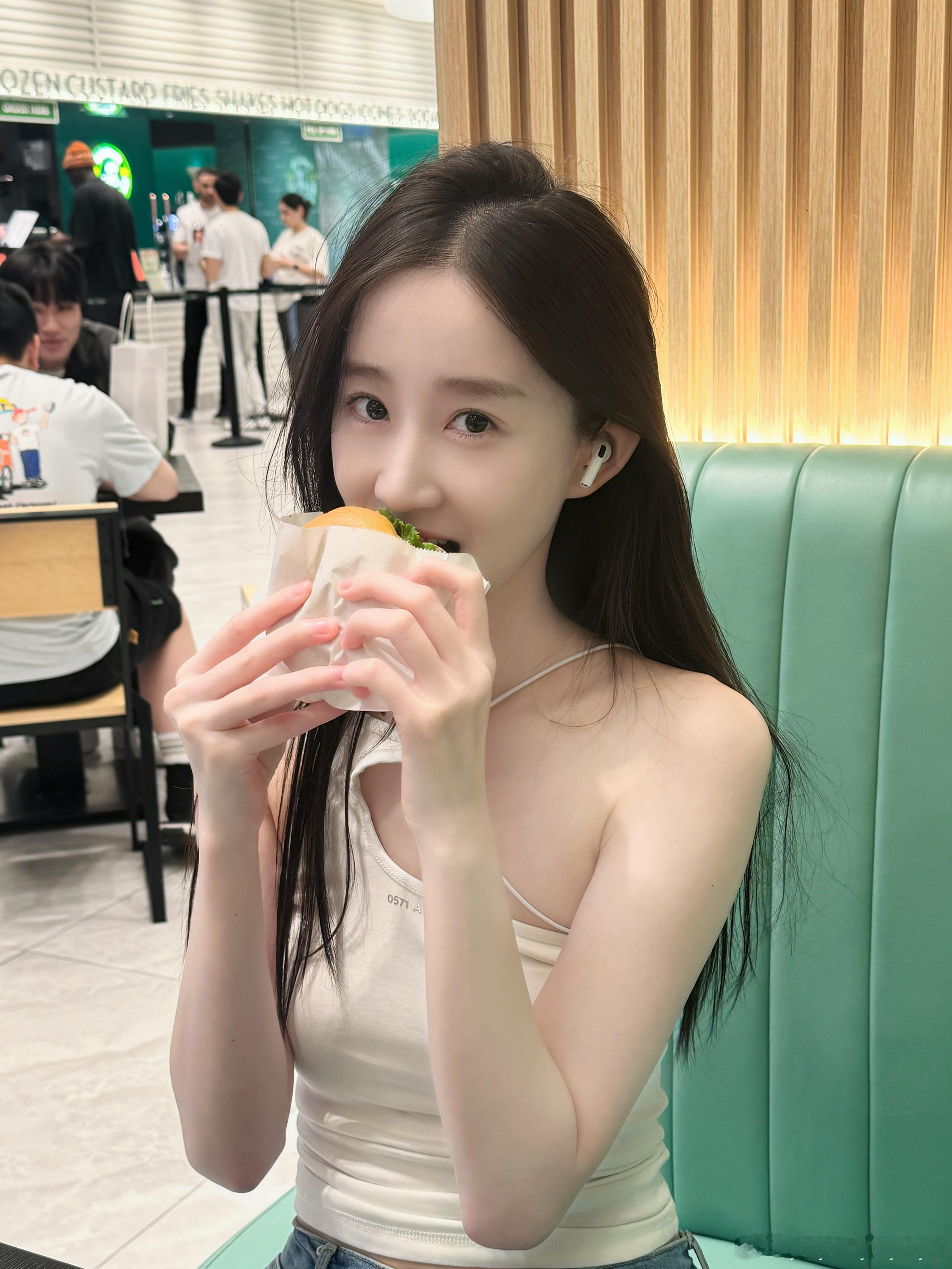 🍔 ​​​