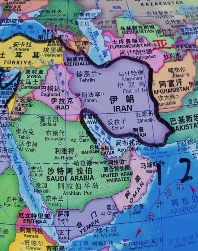最近那个“打仗买光纤，和谈买芯片”的段子，真不是瞎编，盘面逻辑就在这。局势一紧，
