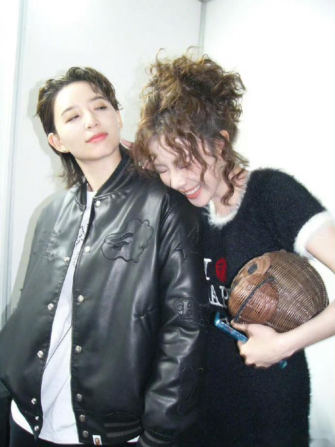 李斯丹妮宋妍霏三公帮唱一组啊啊啊啊啊啊啊，谁懂乘风2026帮唱团的含金量，李斯丹