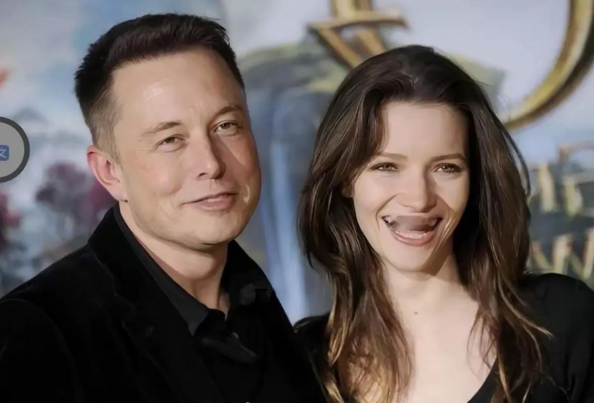 马斯克的女人都长一个样
中国人肯定傻傻的分不清......
我也分不清
感觉是一