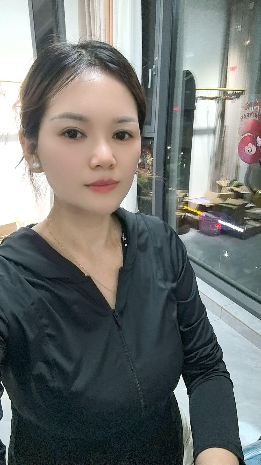 贵州到哈尔滨，千里相隔，想见一面都难。不曾大富大贵，却也曾护我和孩子衣...