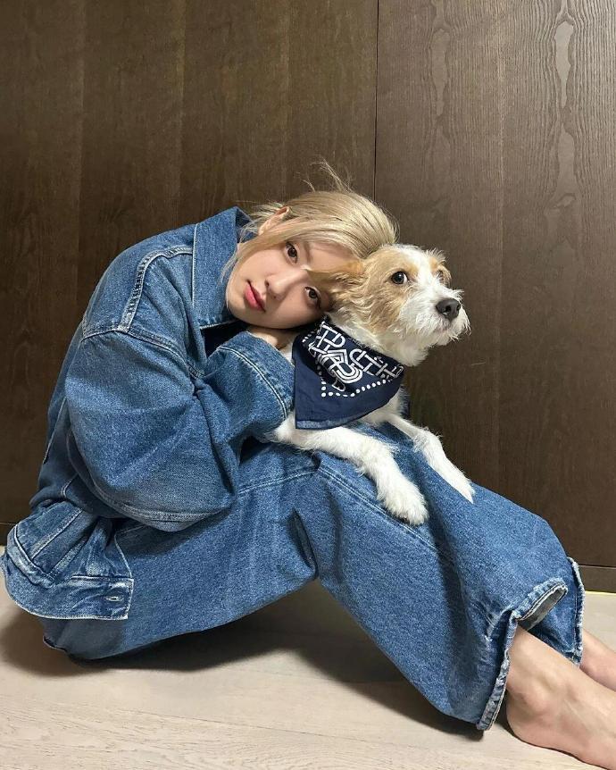 ROSÉ朴彩英 这姐的生命力感觉要溢出屏幕了