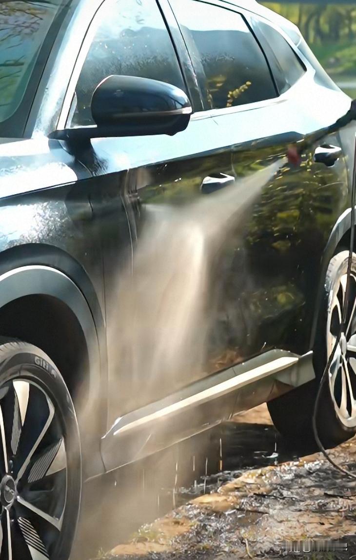 兄弟姐妹们，分享一些养车小常识给你们，爱车买回来平时得会养，其实不用搞得太复杂，