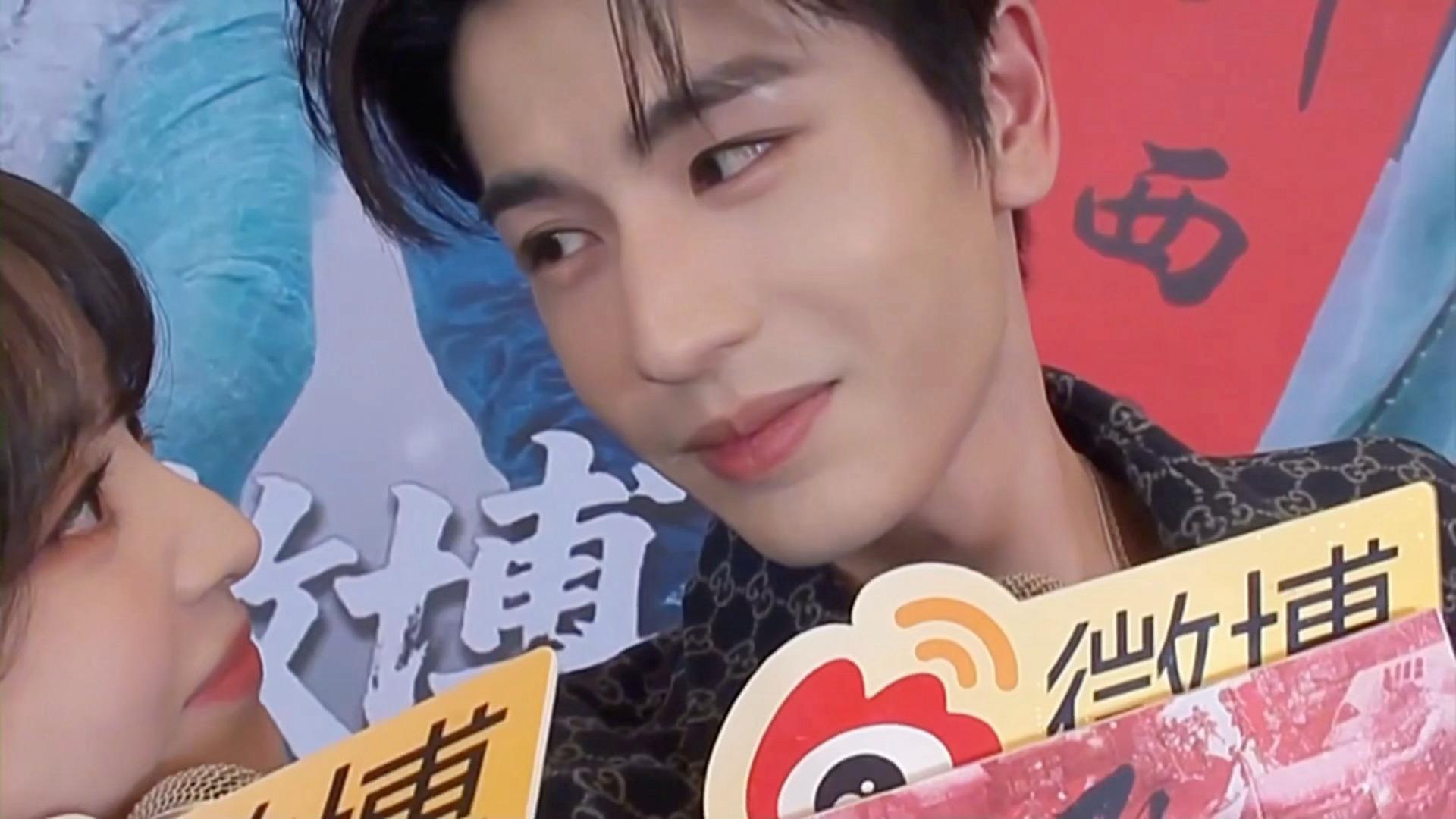 这个镜头保留了就特别好味啊…我们视线交错不要分离 