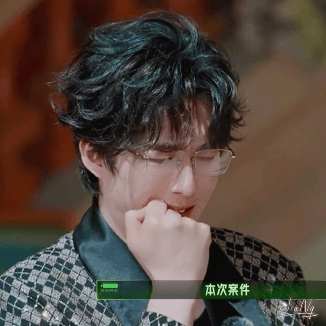 超级可爱的小卷毛。心都要被你萌化了。早起看看。一天都有好心情。 