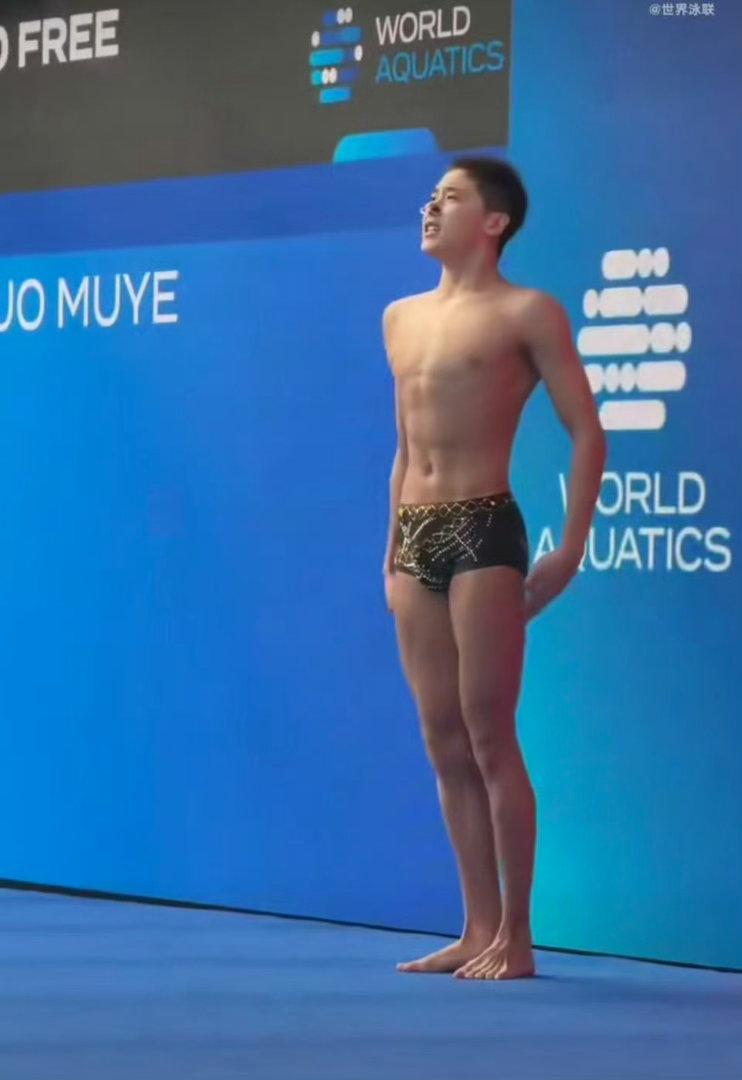 独揽两金！郭牧也花游世界杯男子单人自由自选折桂，中国花游再添荣耀在刚刚结束的花样