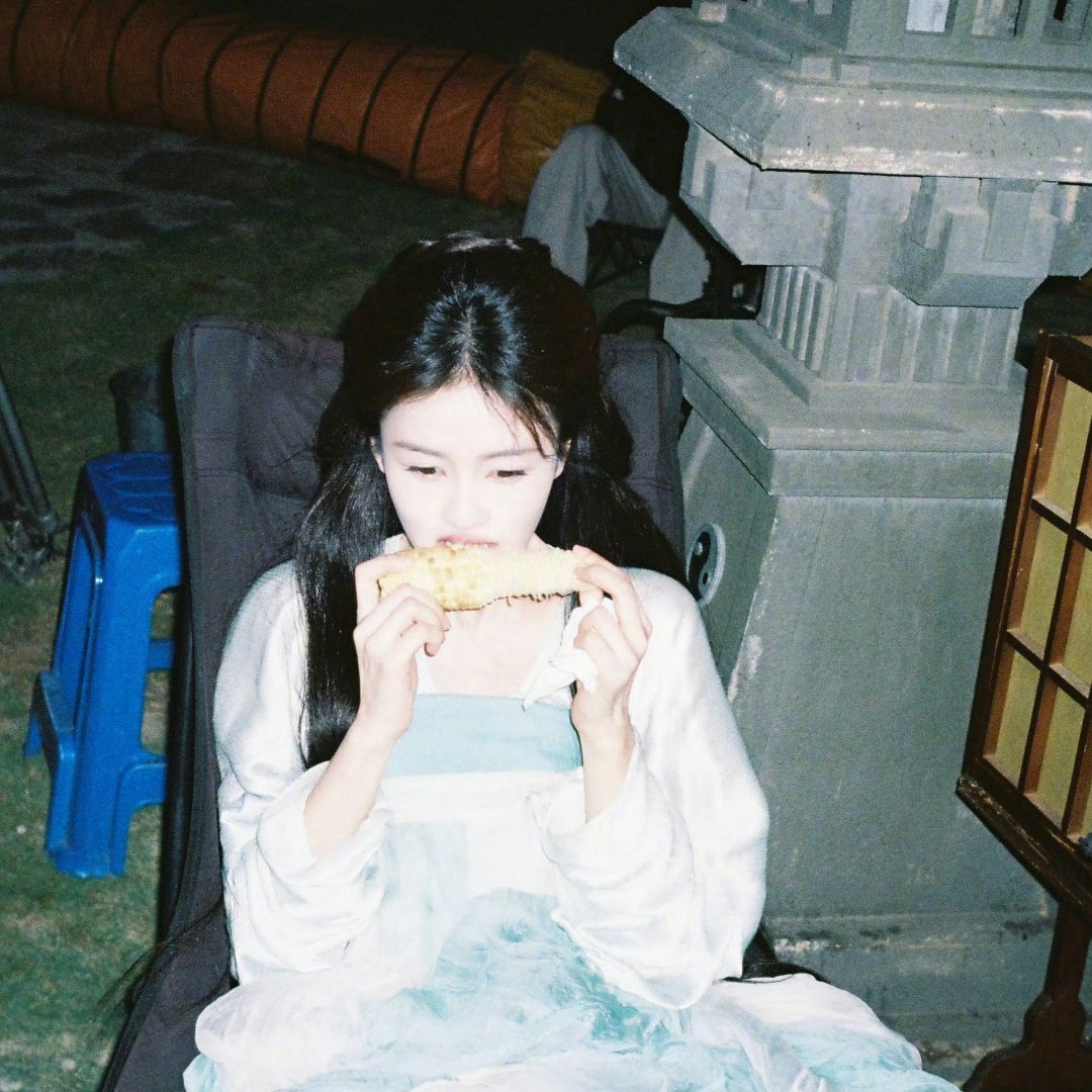 白鹿莫离 🦌白鹿叶璃 “花会凋谢 但我对你的爱不会 这份爱意永远不会凋零 我的