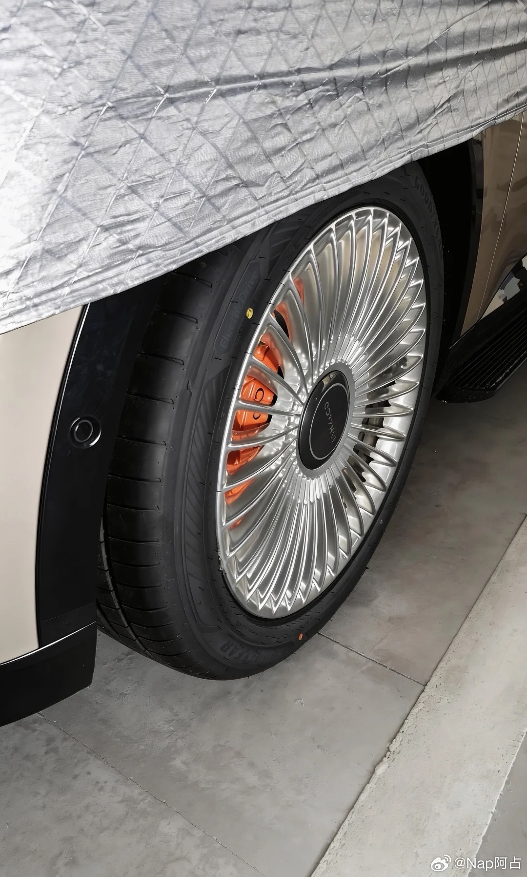 领克900的改款难道要来了？？领克900去年上市以来销量表现一直很亮眼稳居全尺寸