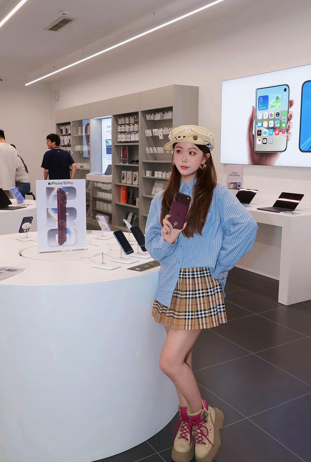 福州iPhone 18 Pro首发现场 真的好多人啊！！！