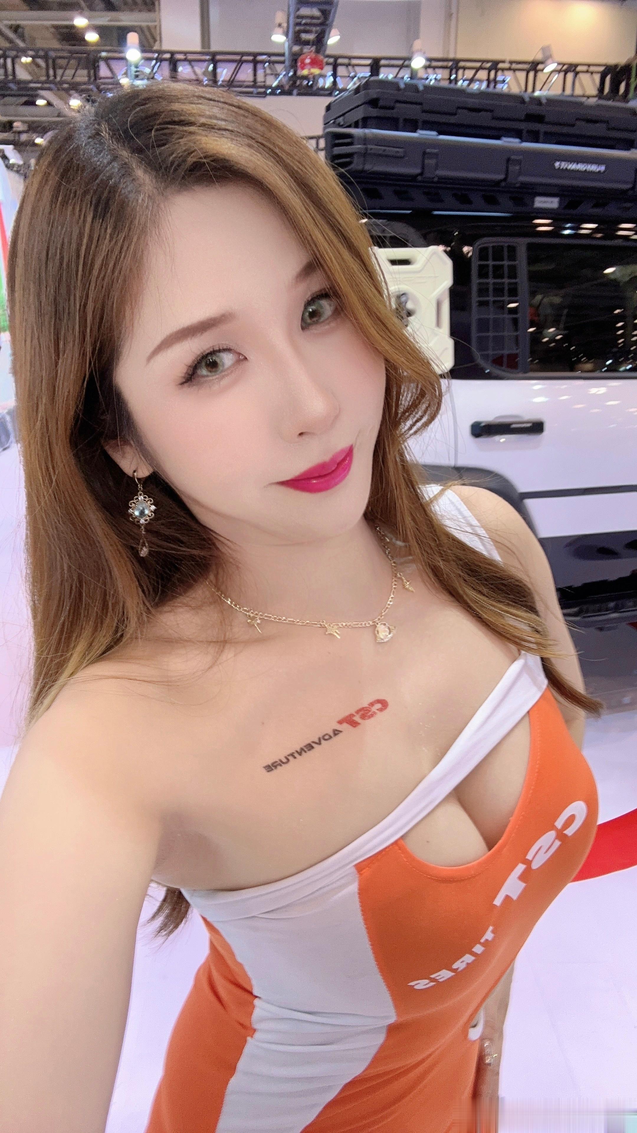今天是勤劳的小仙女🧚#车展##苏州改装车展##模特##gtshow##gtsh