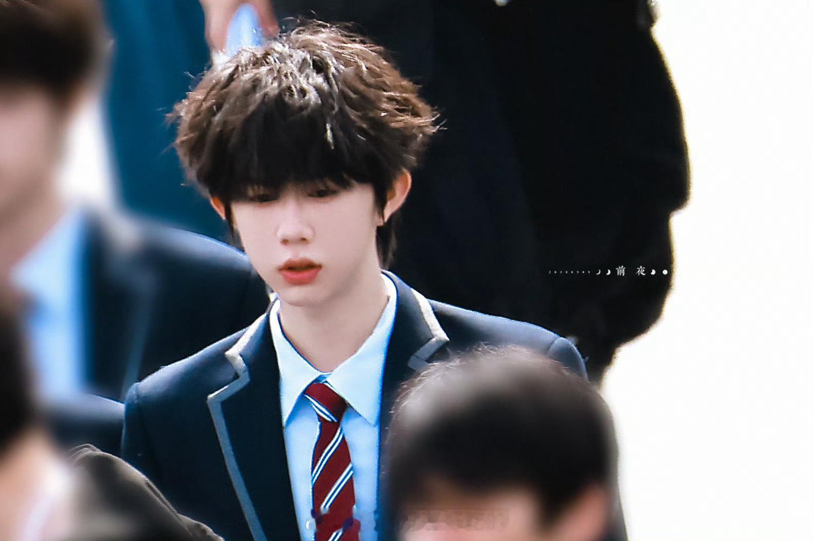 陈奕恒开机照陈奕恒《我们的少年时代2》开机照来了状态超好的林清源，祝开机大吉，拍