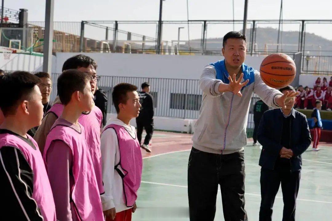 国际篮联名人堂入选仪式今日举行当地时间4月21日晚，2026届国际篮联名人堂入选