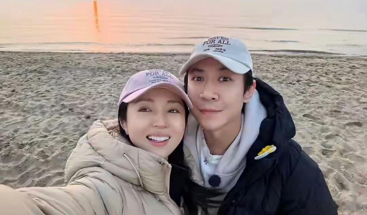 张维伊小时候你看看这配吗 ​​​