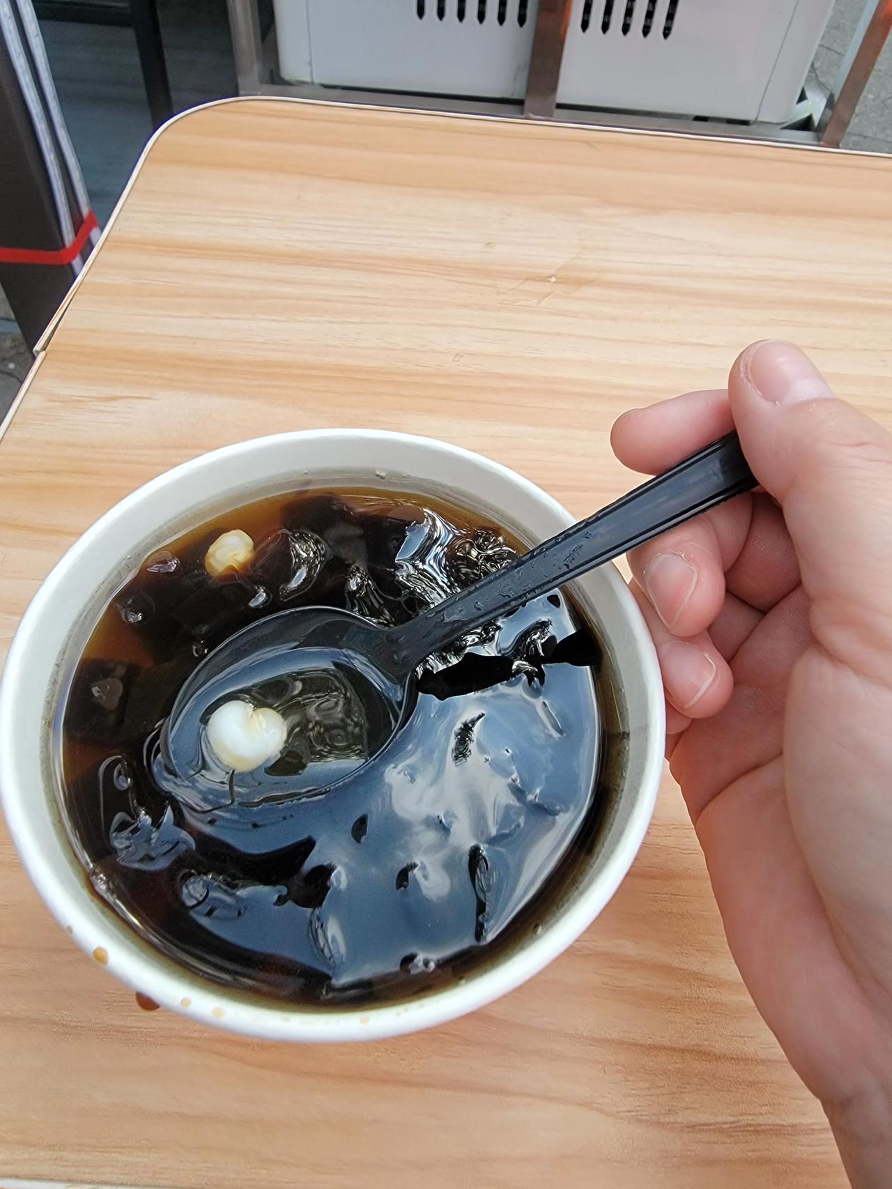 久病床前无孝子，我在房间是听到外边的两个男人在议论，我听到都瑟瑟发抖的，我想走出