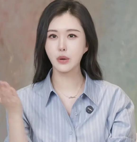 王石想不明白，老夫少妻为什么到他这里就成了笑话？他更想不明白他怎么就沦落成了网红