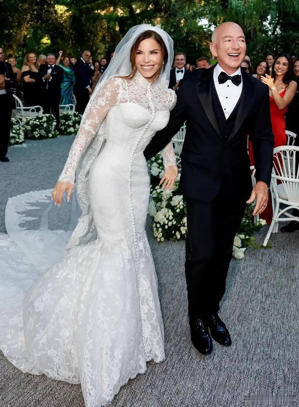 “要是能，明天就和贝佐斯再要一个孩子。56岁的桑切斯在接受《纽约时报》采访时说了