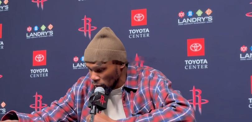 NBA常规赛继续进行，火箭主场117-98大胜太阳。本场比赛，杜兰特出战了32分