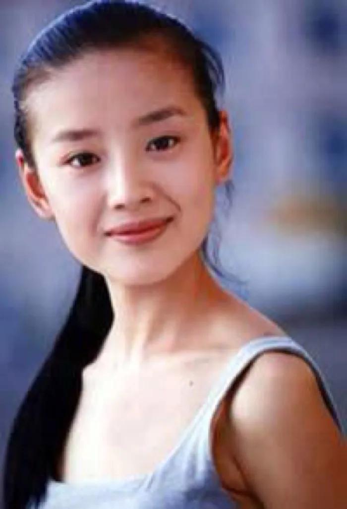离过多次婚的十大女星：
10.黄奕：离过两次婚
9.张雨绮：离过两次婚
8.车晓
